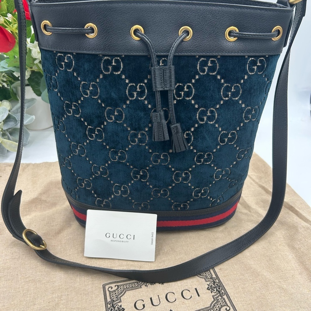 Women's Gucci OPHIDIA blue velvet bucket bag with leather trim, and web stripe